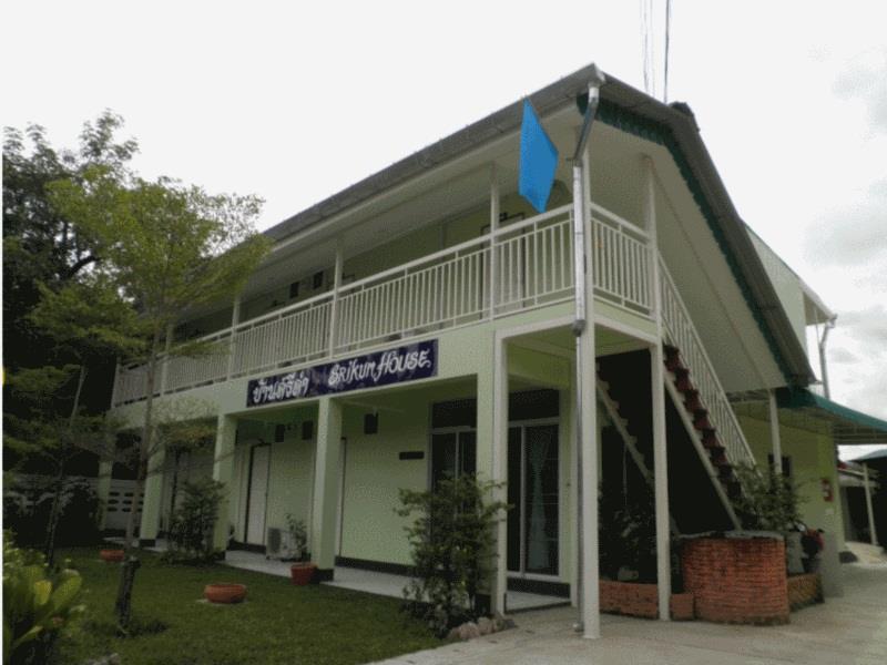 Srikum House Hotel Chiang Mai Bagian luar foto