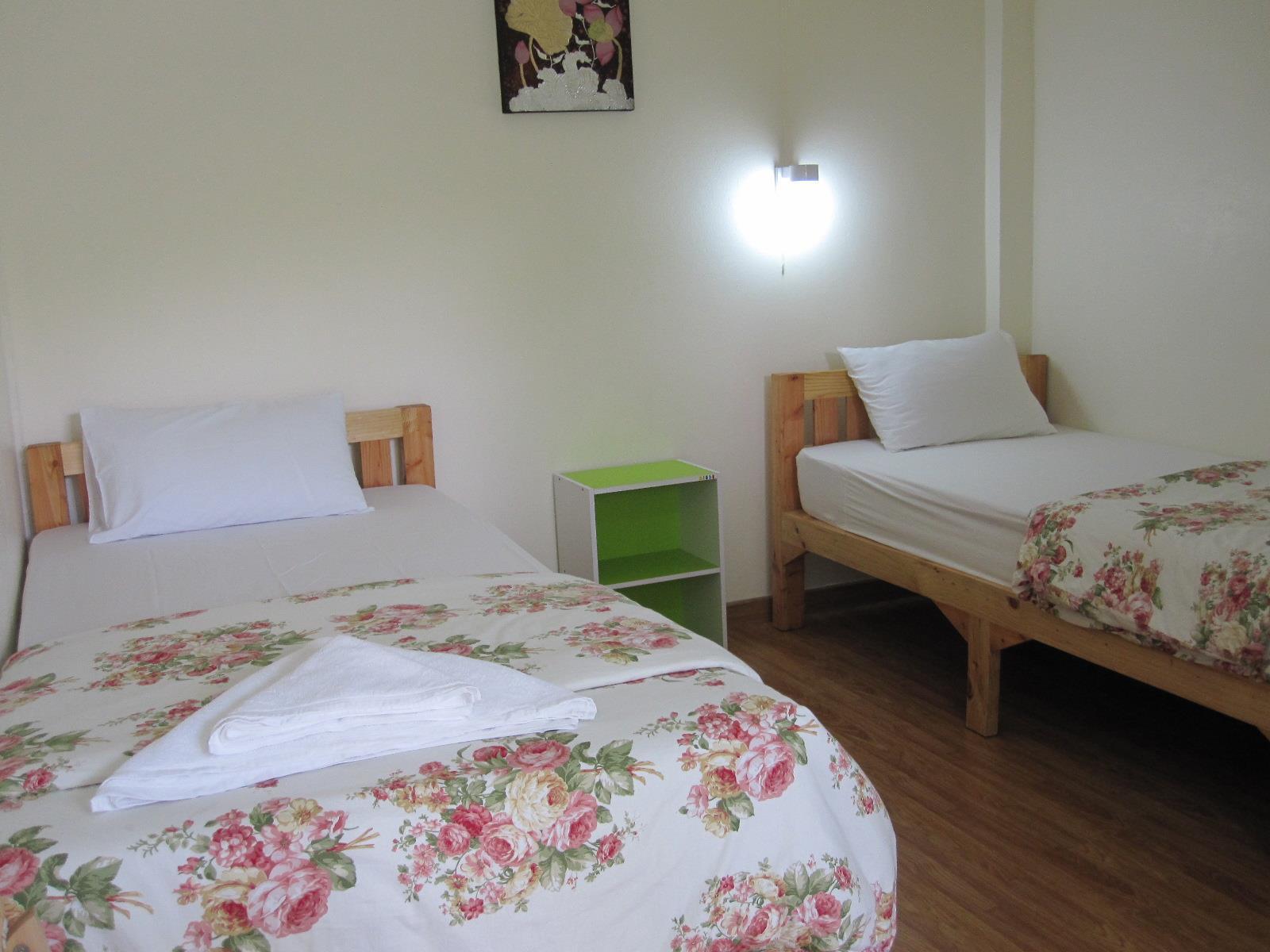 Srikum House Hotel Chiang Mai Bagian luar foto