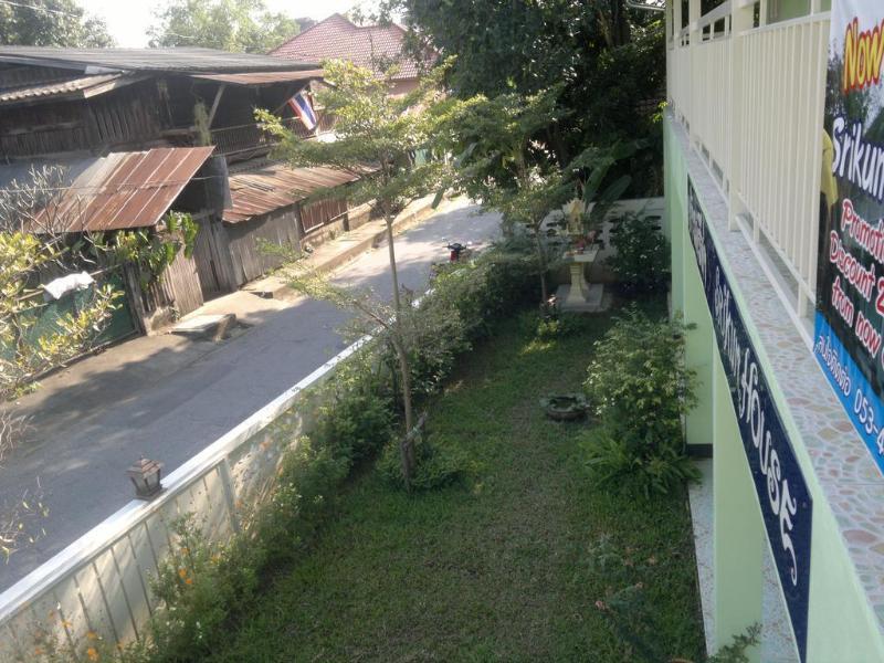 Srikum House Hotel Chiang Mai Bagian luar foto