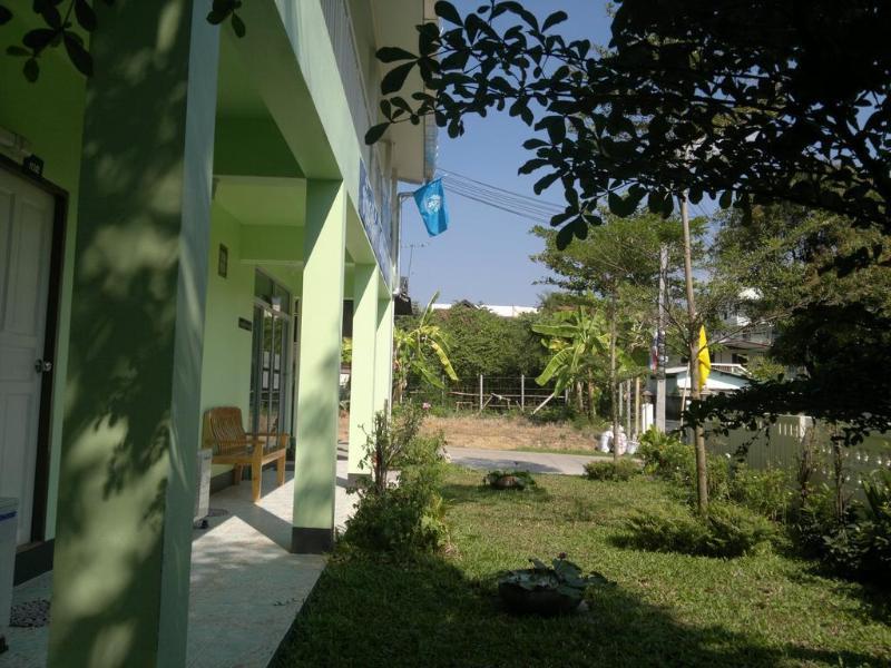 Srikum House Hotel Chiang Mai Bagian luar foto