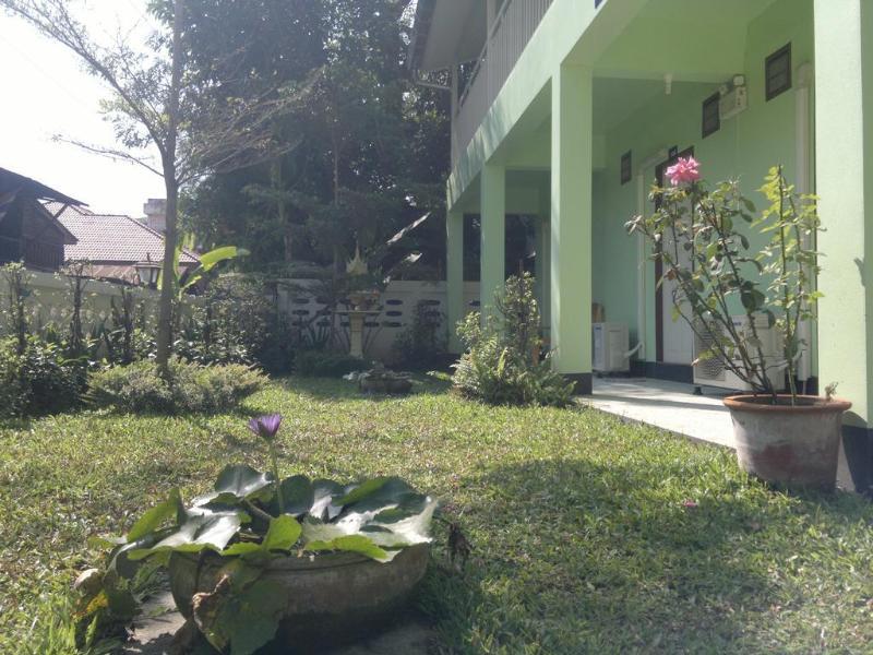 Srikum House Hotel Chiang Mai Bagian luar foto