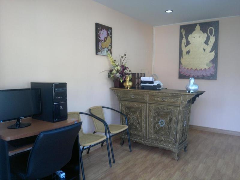 Srikum House Hotel Chiang Mai Bagian luar foto