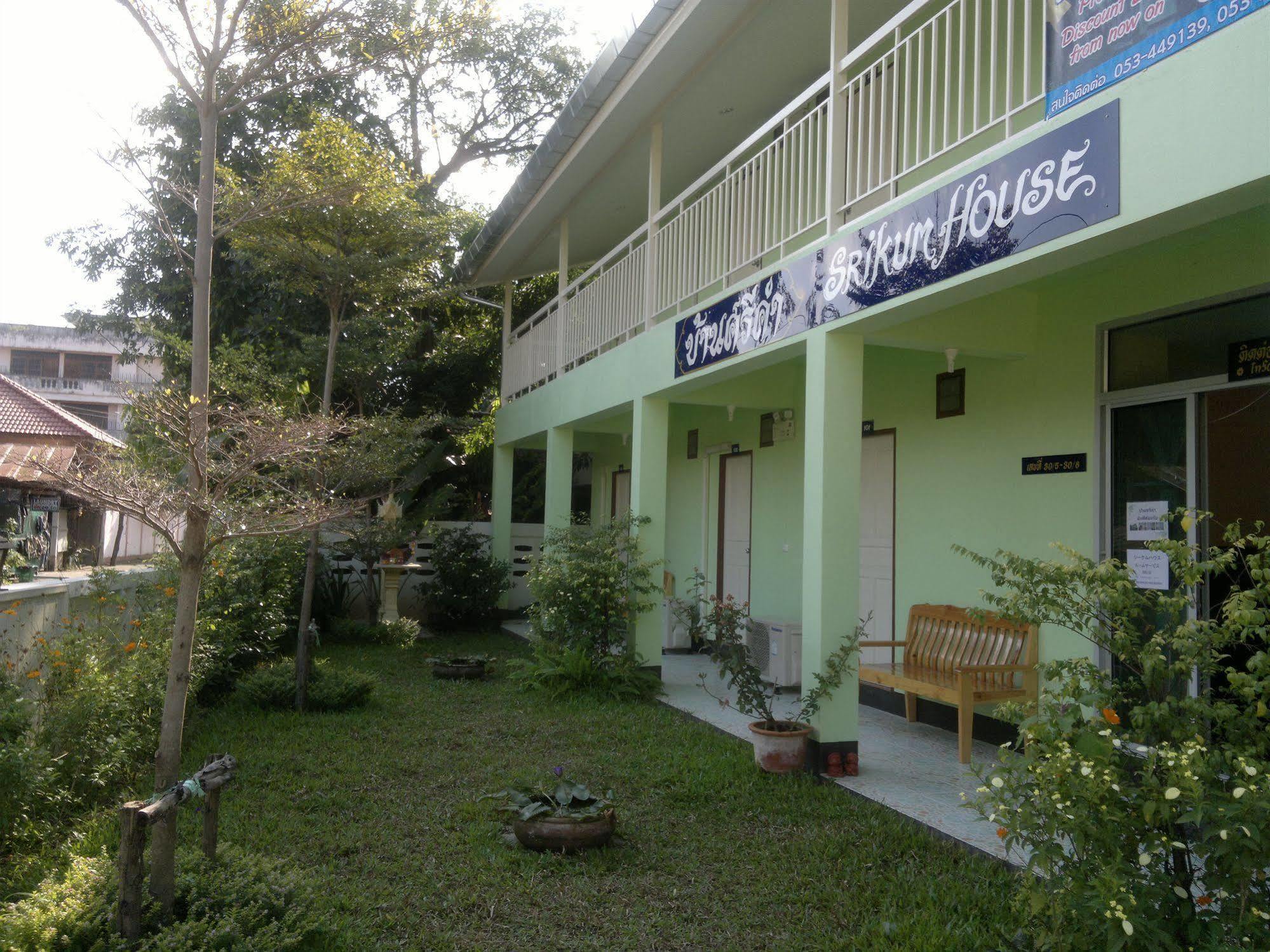 Srikum House Hotel Chiang Mai Bagian luar foto